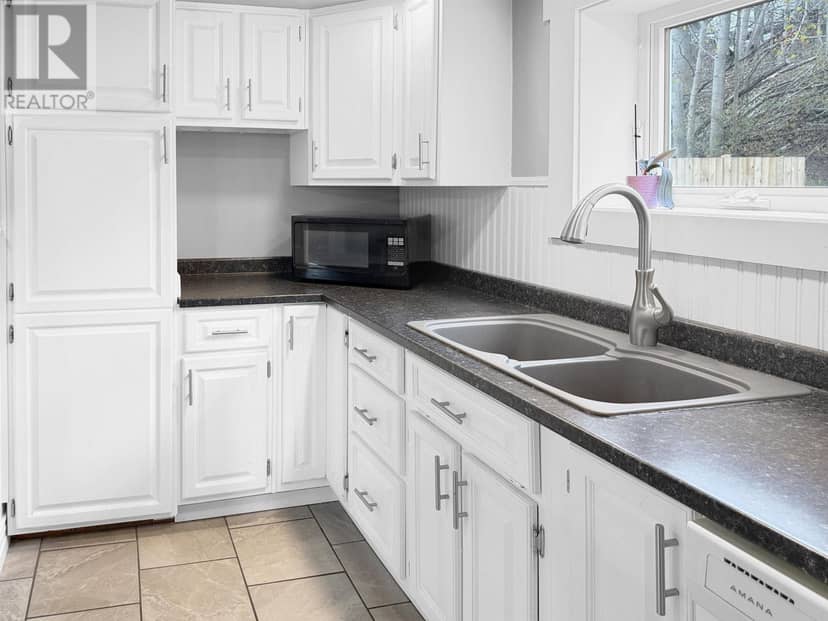 284 North Provost Street — photo 10 of 38
