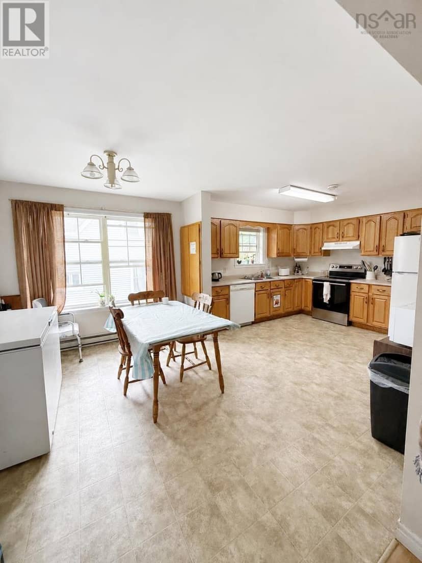 105 Park Street — photo 8 of 28