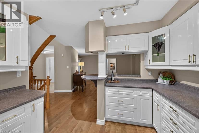 151 MCNIVEN Road Unit# 11 — photo 15 of 40