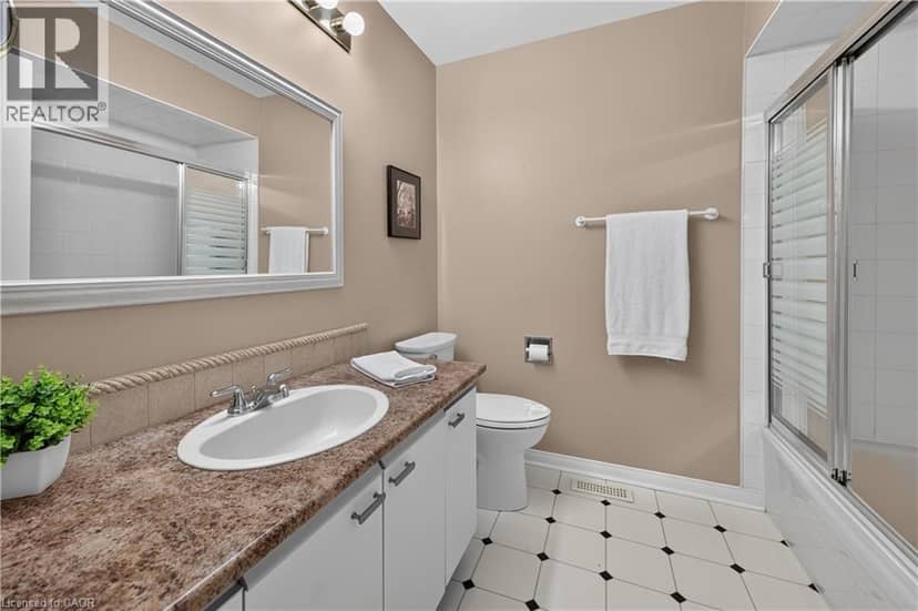 151 MCNIVEN Road Unit# 11 — photo 34 of 40