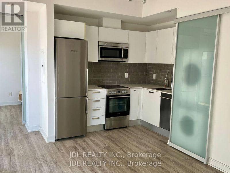 3609 - 42 Charles Street E — photo 2 of 14