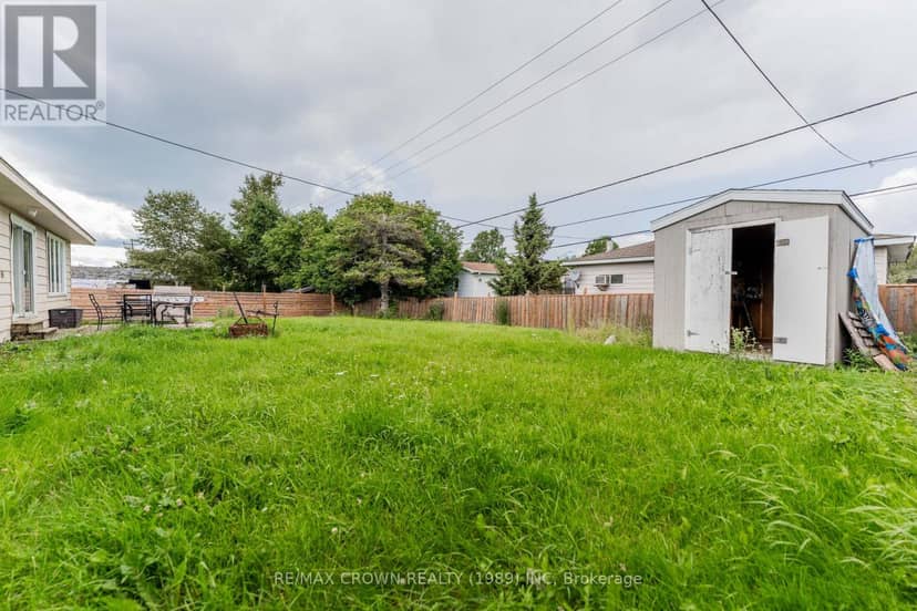 3 Clark Street, Kapuskasing, photo 2