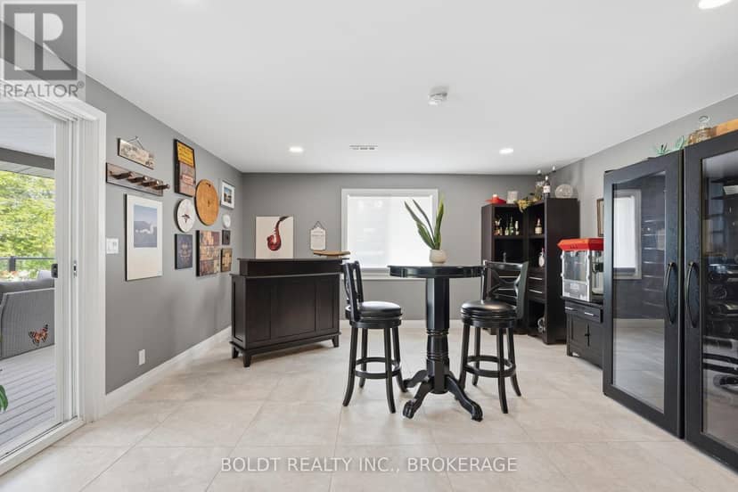 99 Donjon Boulevard — photo 19 of 40