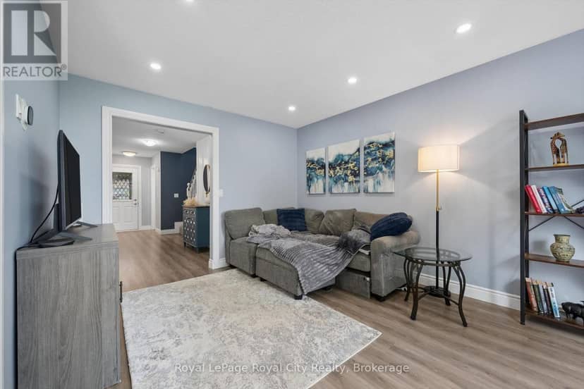 63 Starview Crescent — photo 12 of 39
