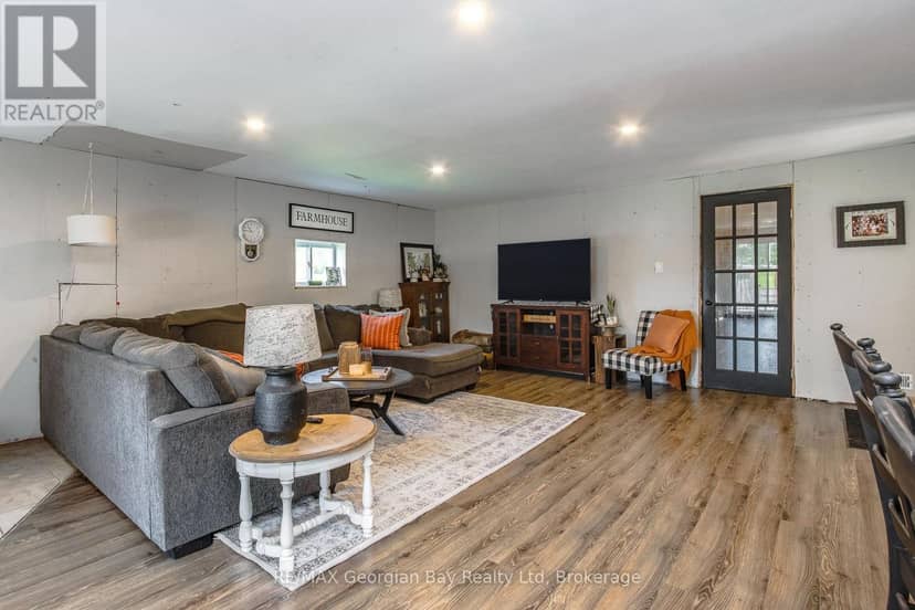 1046 Henry Street — photo 9 of 31