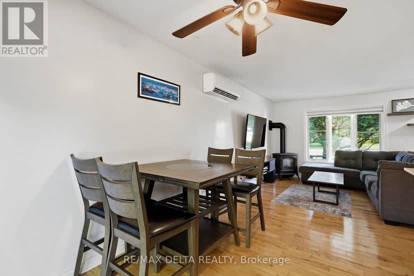 1120 Des Cedres Street — photo 3 of 40
