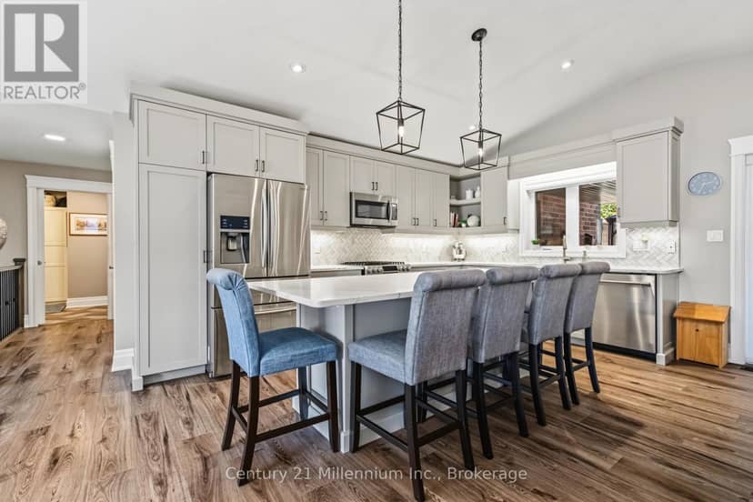 215 Djay Crescent — photo 14 of 40