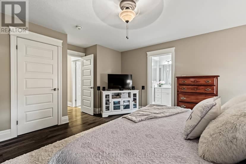 215 Djay Crescent — photo 20 of 40