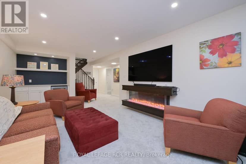 39 Westmount Drive — photo 23 of 32