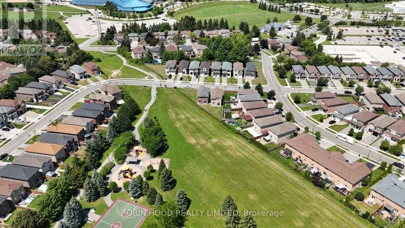 - - 398 Rita's Avenue, Newmarket, photo 2