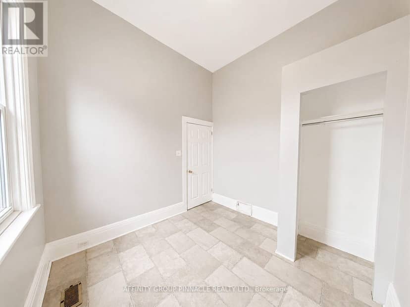 170 Queen Street — photo 21 of 40