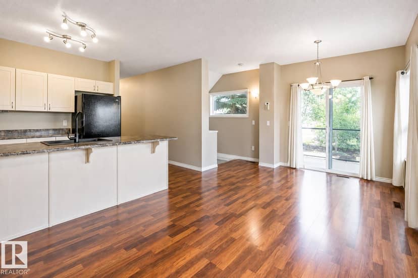#59 3010 33 AV NW, Edmonton, photo 3