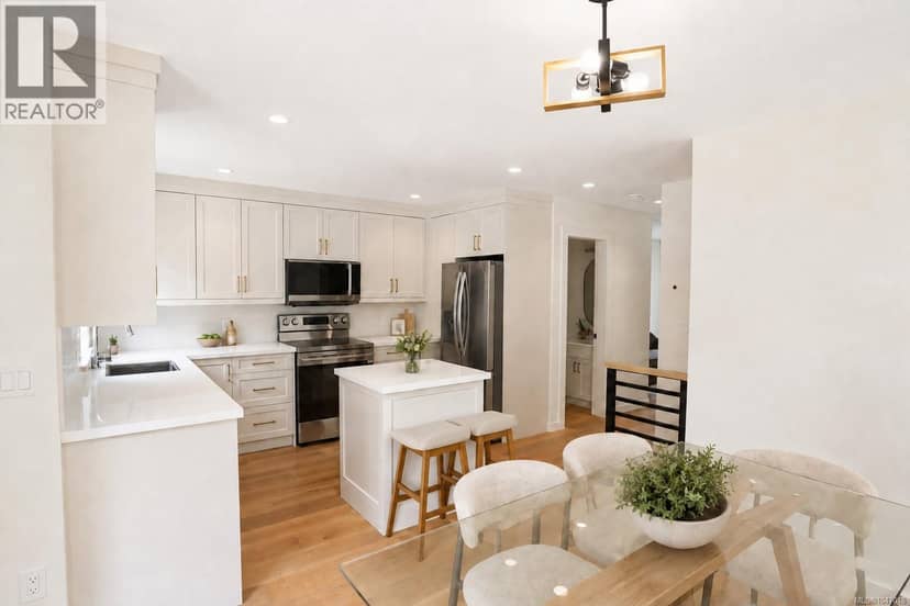 4 703 Turner Rd — photo 1 of 40