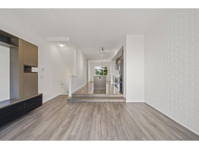 55 15340 GUILDFORD DRIVE, Surrey, photo 6