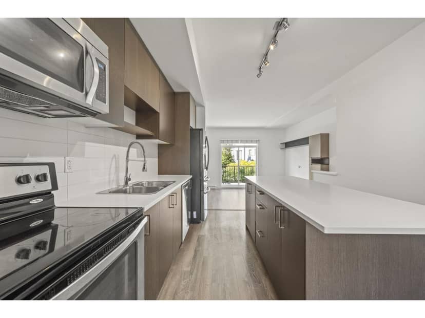55 15340 GUILDFORD DRIVE, Surrey, photo 8