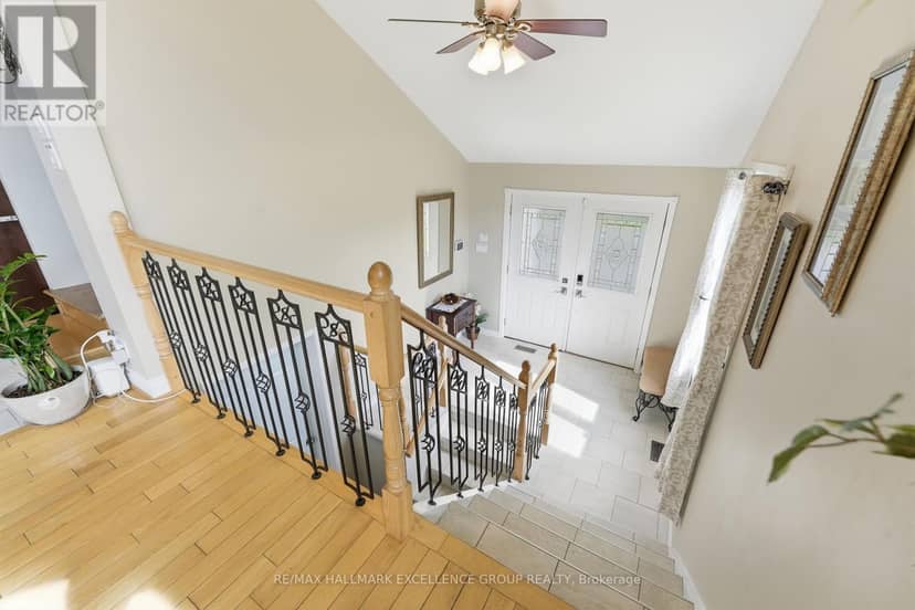 2985 Leo Lane — photo 3 of 40