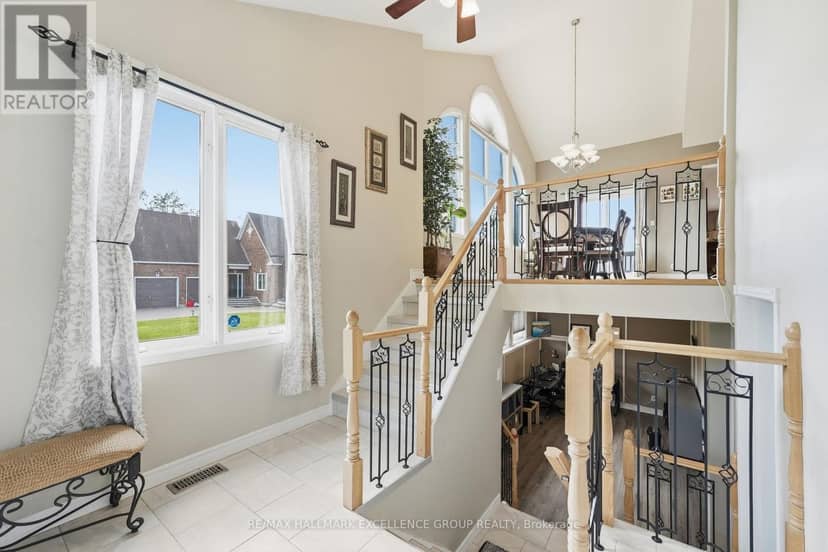 2985 Leo Lane — photo 4 of 40