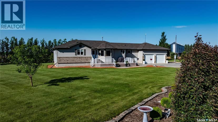 Hiebert Acreage — photo 5 of 40