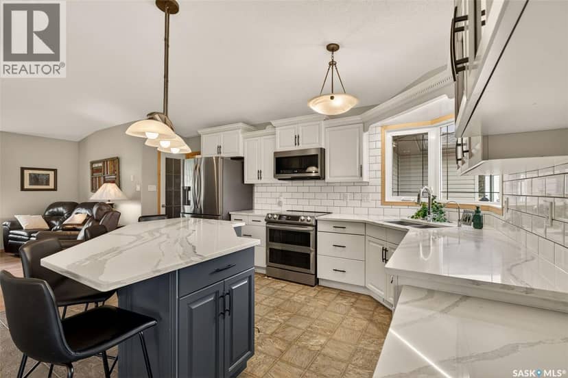 Hiebert Acreage — photo 16 of 40