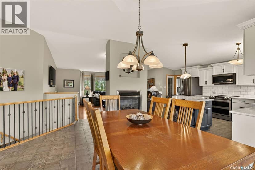 Hiebert Acreage — photo 12 of 40