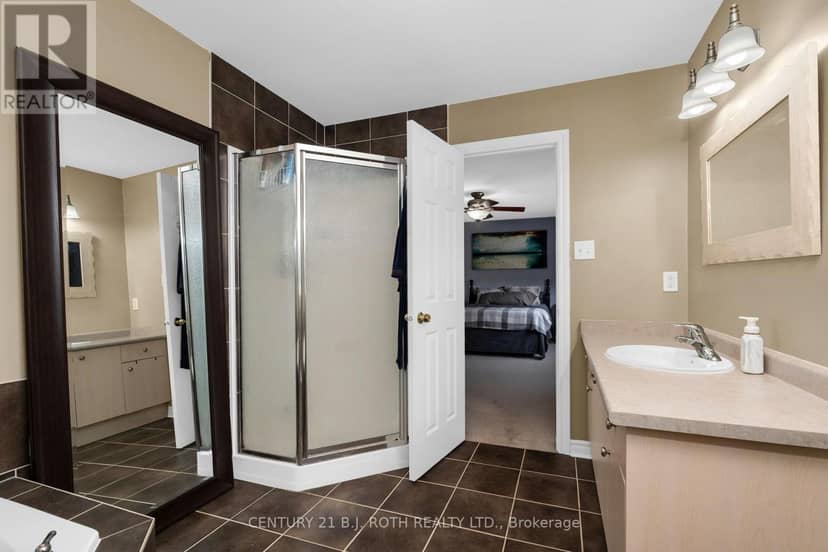 15 Corbett Street — photo 17 of 39