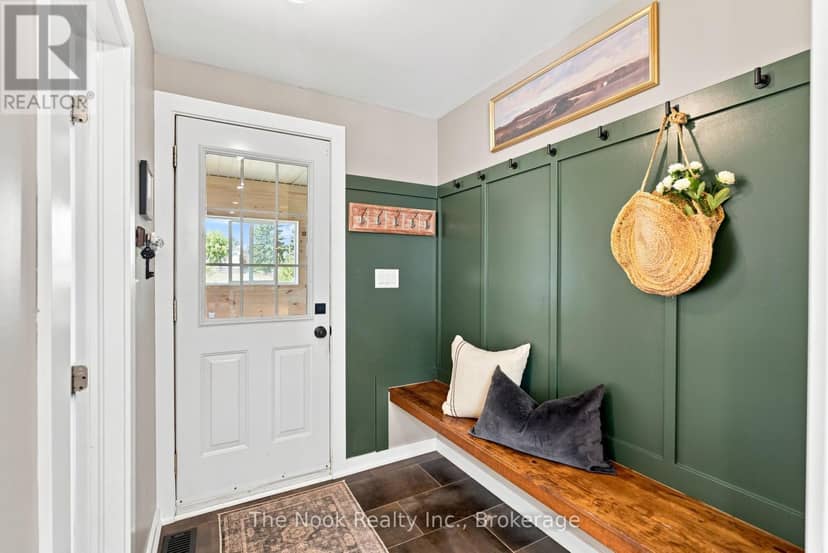 4386 Middle Road — photo 18 of 40