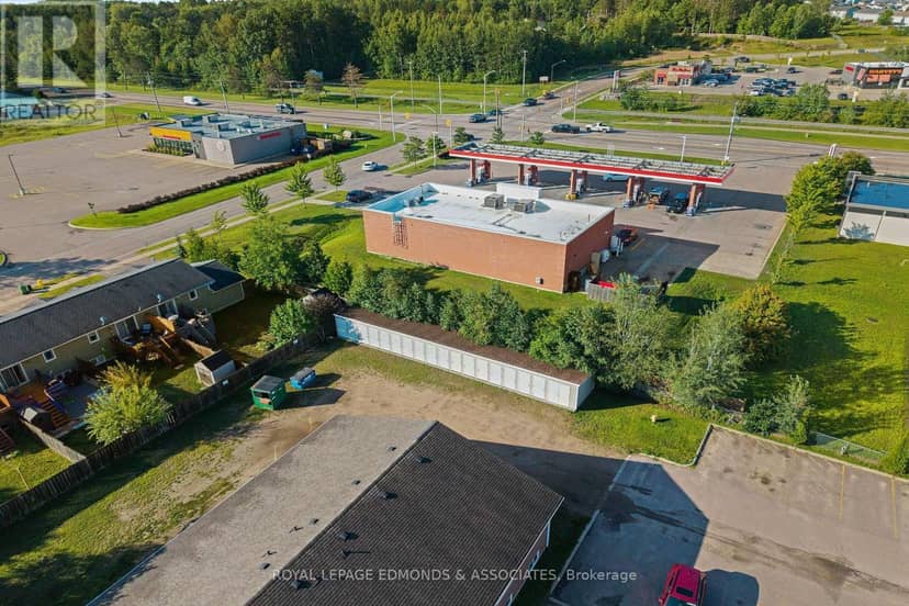 5 Renfrew Street — photo 16 of 18