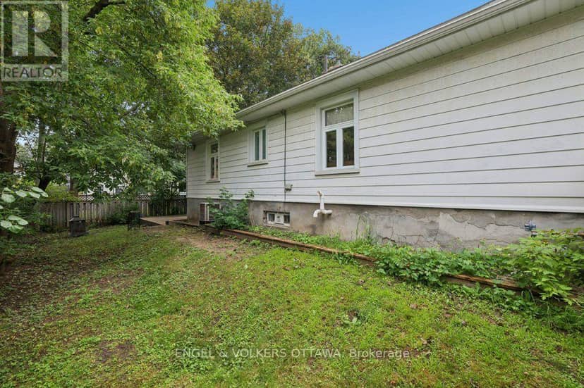 650 Churchill Avenue N — photo 11 of 40