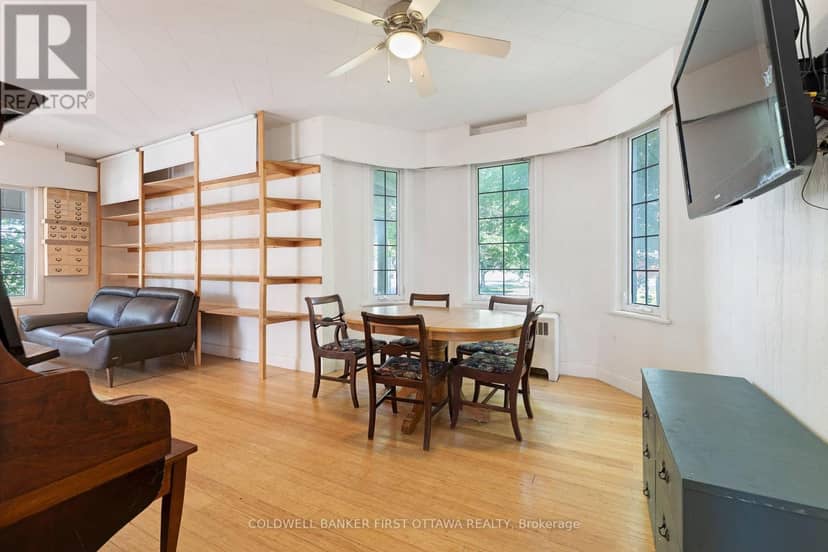 69 Wilson Street W — photo 16 of 40