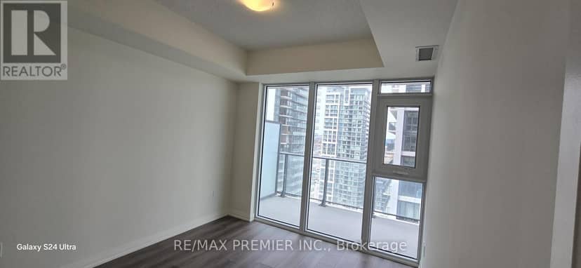 1819 - 8960 Jane Street — photo 10 of 10