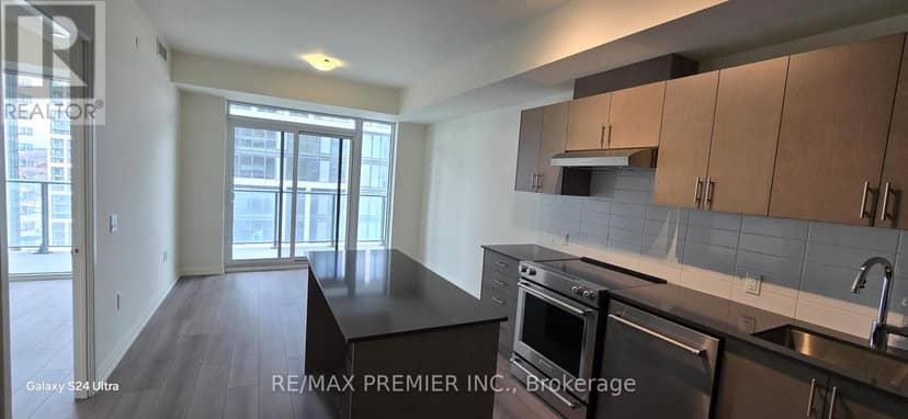 1819 - 8960 Jane Street — photo 9 of 10