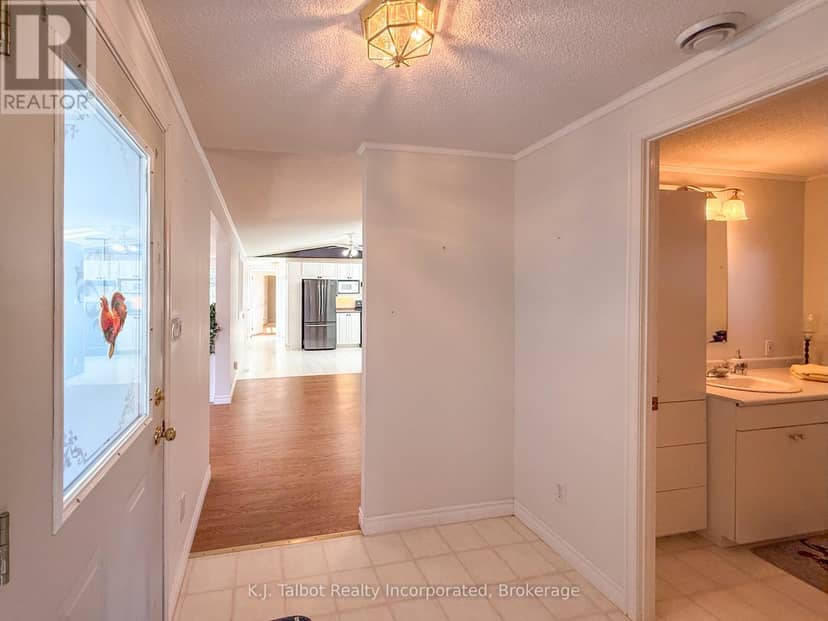 55 Algonquin Lane — photo 14 of 40