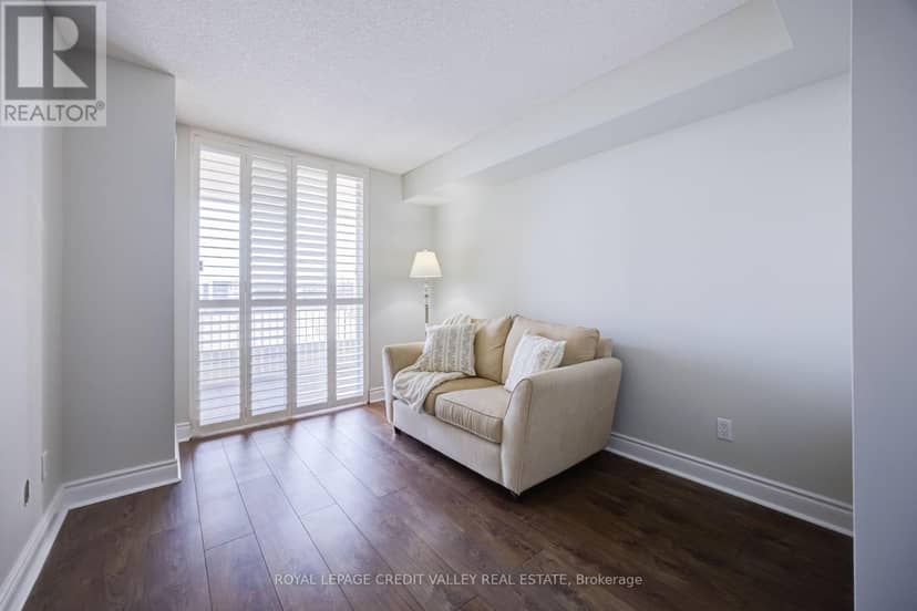 501 - 2287 Lake Shore Boulevard W — photo 21 of 39
