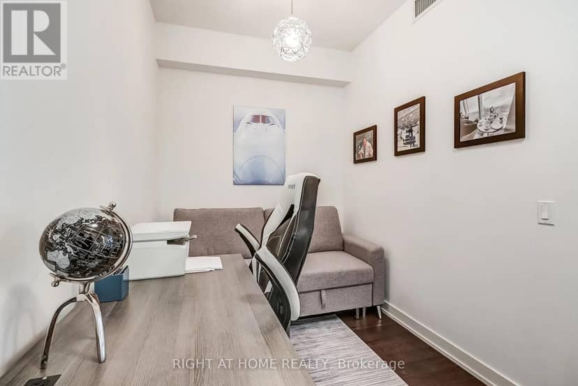2710 - 2212 Lake Shore Boulevard W — photo 12 of 24