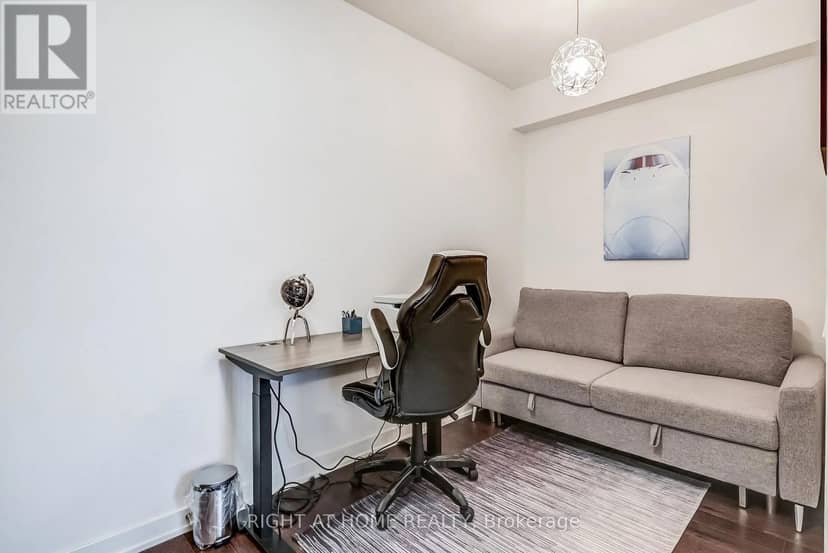 2710 - 2212 Lake Shore Boulevard W — photo 13 of 24