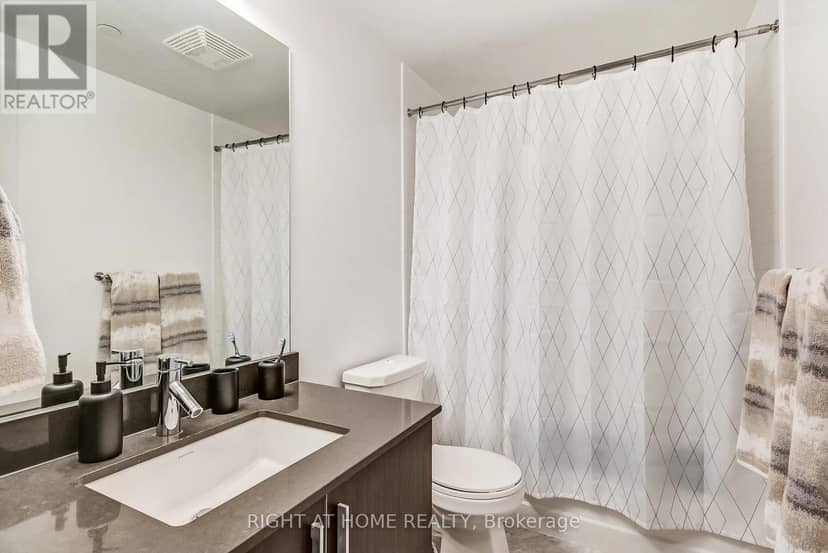 2710 - 2212 Lake Shore Boulevard W — photo 14 of 24