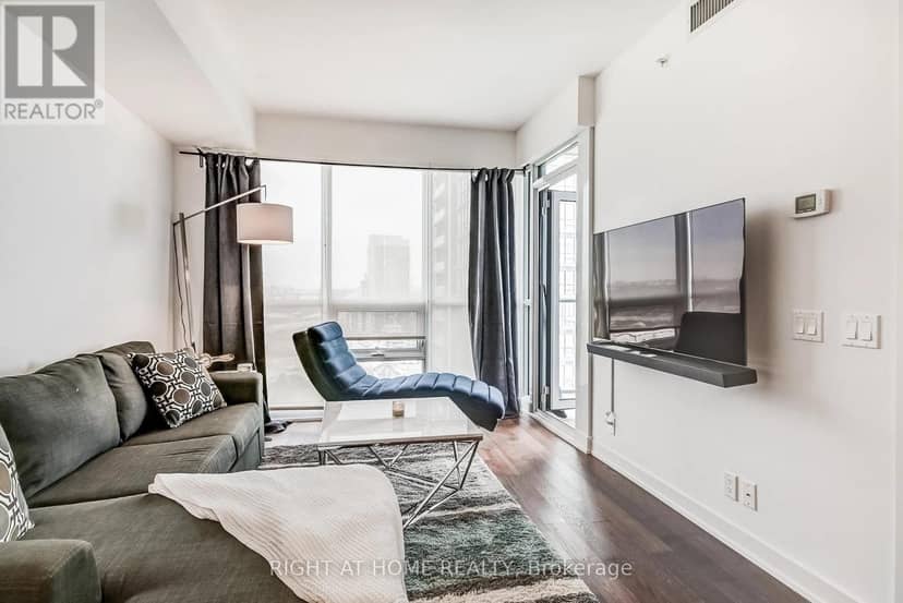 2710 - 2212 Lake Shore Boulevard W — photo 3 of 24