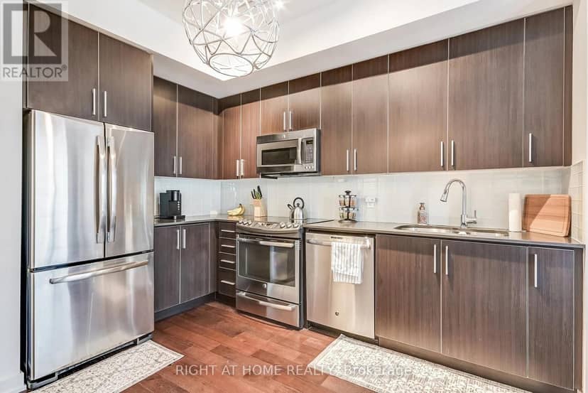 2710 - 2212 Lake Shore Boulevard W — photo 6 of 24