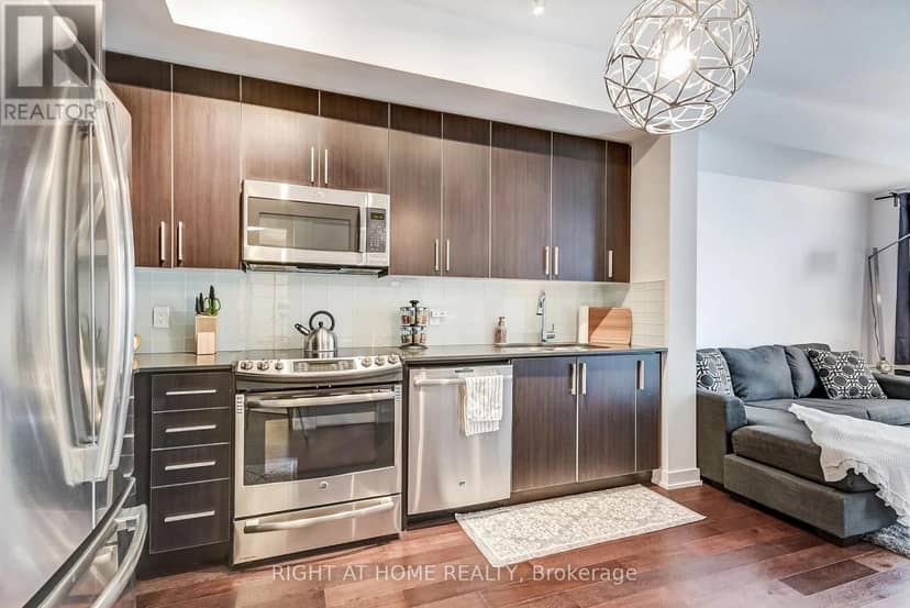 2710 - 2212 Lake Shore Boulevard W — photo 8 of 24