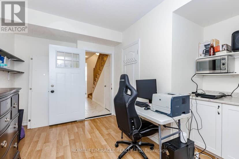 32 Arcola Street — photo 9 of 40