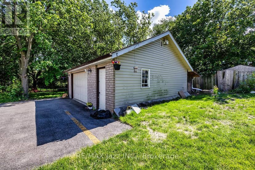 27 Waverley Road — photo 31 of 32