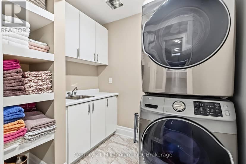 215 Djay Crescent — photo 30 of 40