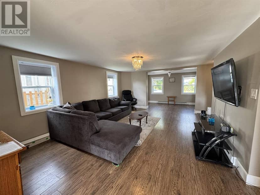 73 Lansdowne ST — photo 3 of 25