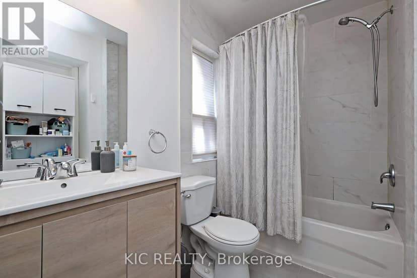 20 Ashdale Avenue — photo 11 of 35