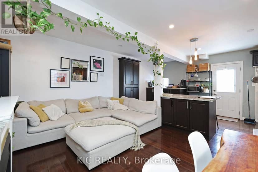 20 Ashdale Avenue — photo 13 of 35