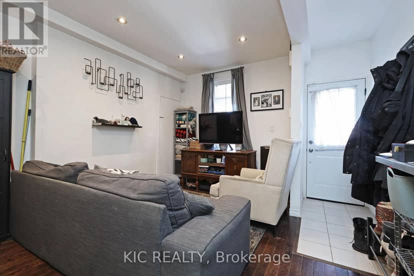 20 Ashdale Avenue — photo 3 of 35