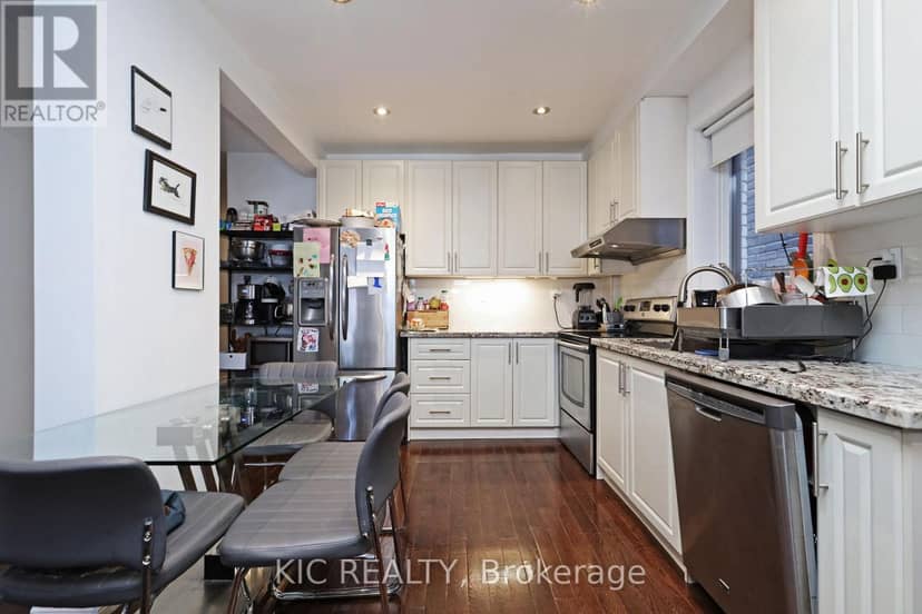20 Ashdale Avenue — photo 7 of 35