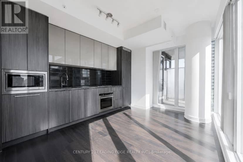 3812 - 115 Blue Jays Way — photo 5 of 33