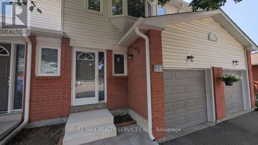 11 Beverly Lane — photo 1 of 16