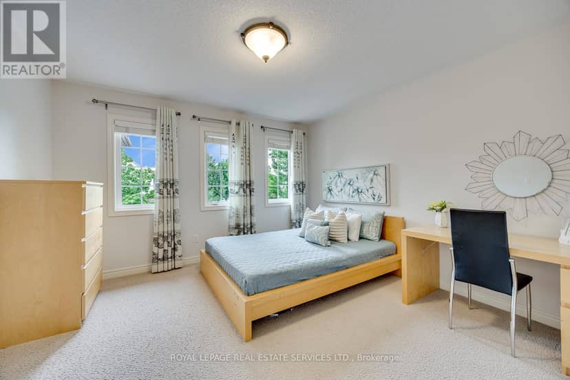 2249 Glazebrook Circle — photo 31 of 40